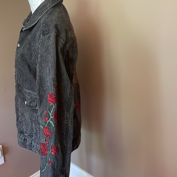 BDG Butterfly & Rose Embroidered Oversize Distressed Grey/Dark Denim Jea… - Picture 12 of 13